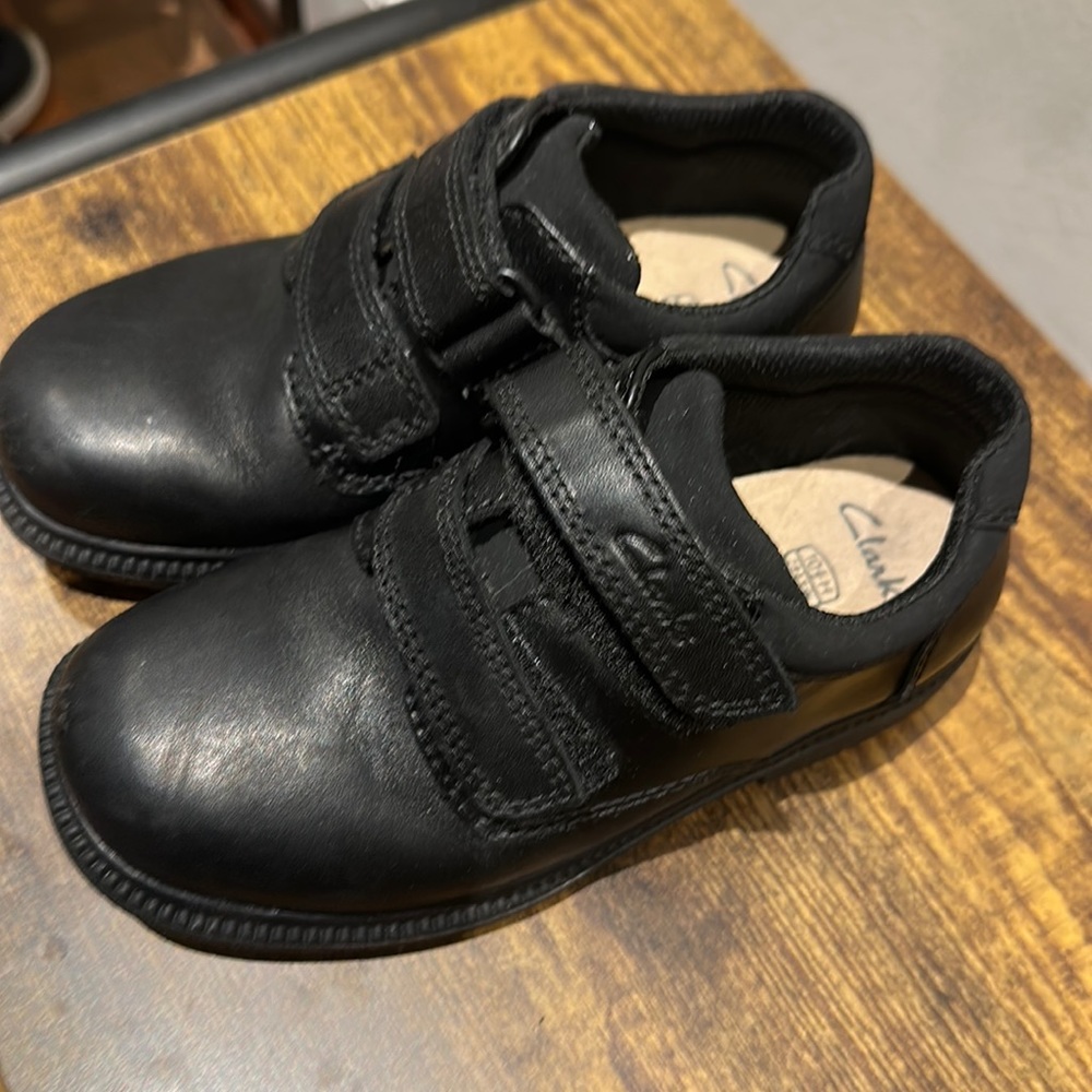 Clarks kids formal dress shoes - real leather 10 1/2 - black with straps